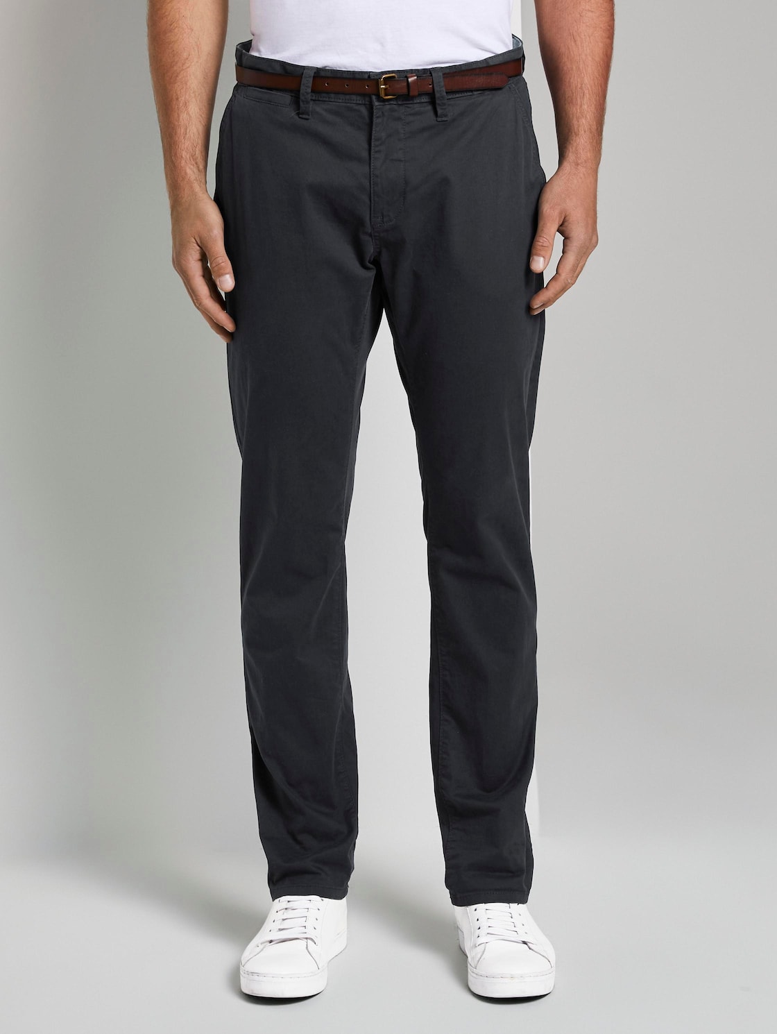 Tom Tailor Travis Regular Chino Met Riem Outer Space Blue 3436 tom tailor kopen in de aanbieding Tom Tailor Travis Regular Chino Met Riem Outer Space Blue 3436 tom tailor kopen in de aanbieding
