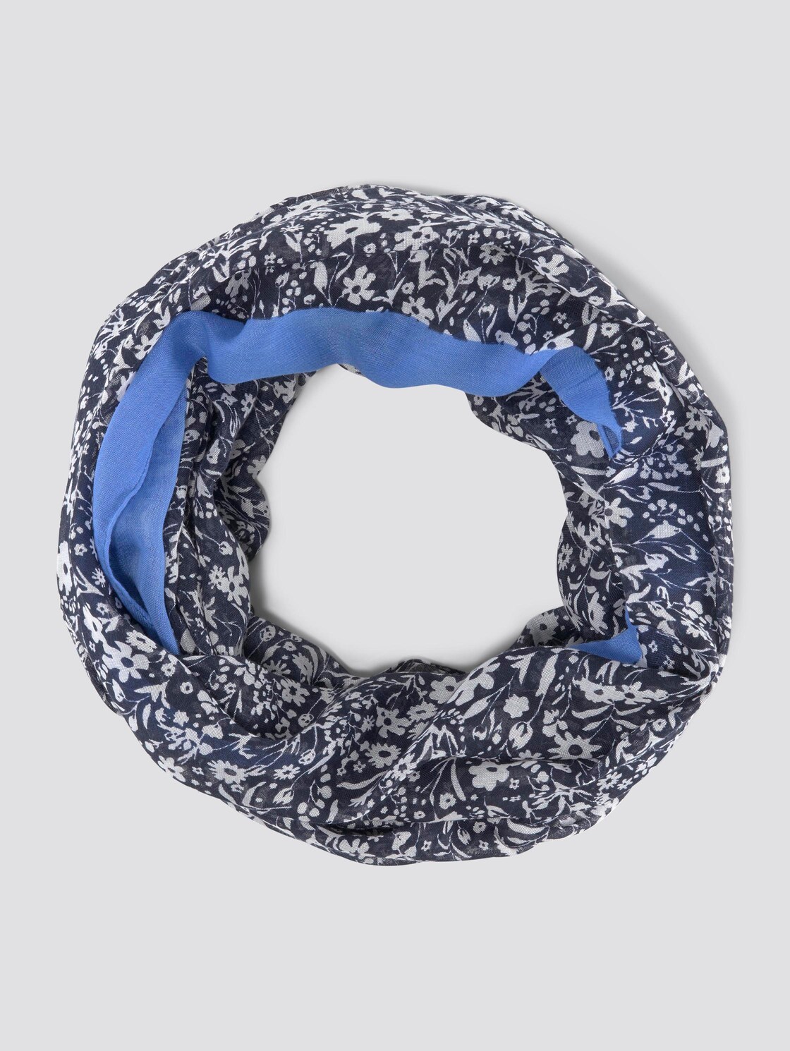 Tom Tailor Denim Colsjaal Met Motief Blue Flower Print Onesize tom tailor denim kopen in de aanbieding Tom Tailor Denim Colsjaal Met Motief Blue Flower Print Onesize tom tailor denim kopen in de aanbieding