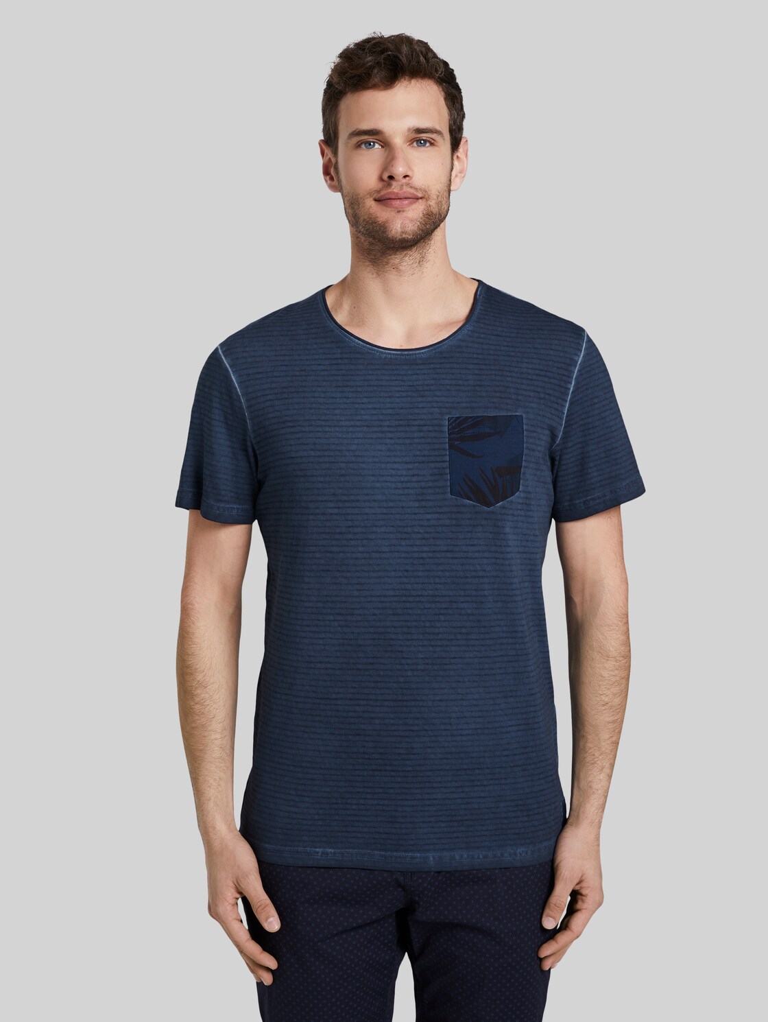 TOM TAILOR Gestreiftes T-Shirt mit abgesetzter Brusttasche, Herren, Black Iris Blue, Größe: XL
