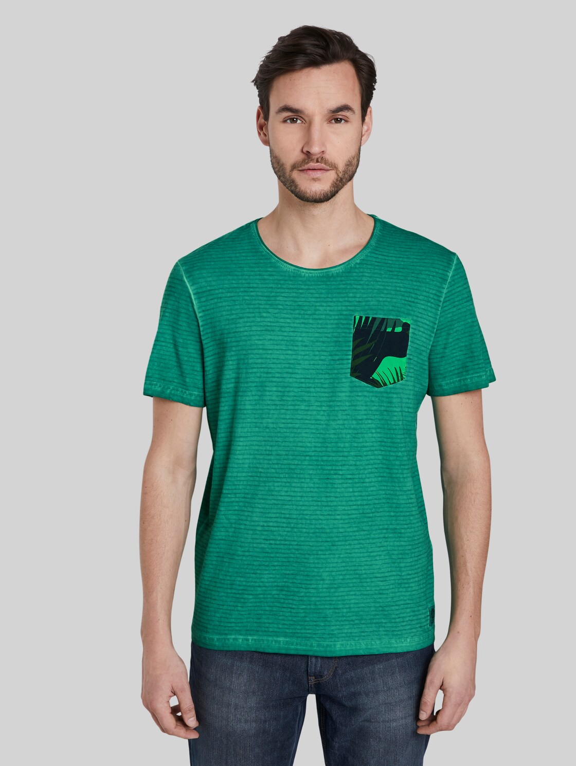 TOM TAILOR Gestreiftes T-Shirt mit abgesetzter Brusttasche, Herren, rich meadow green, Größe: S