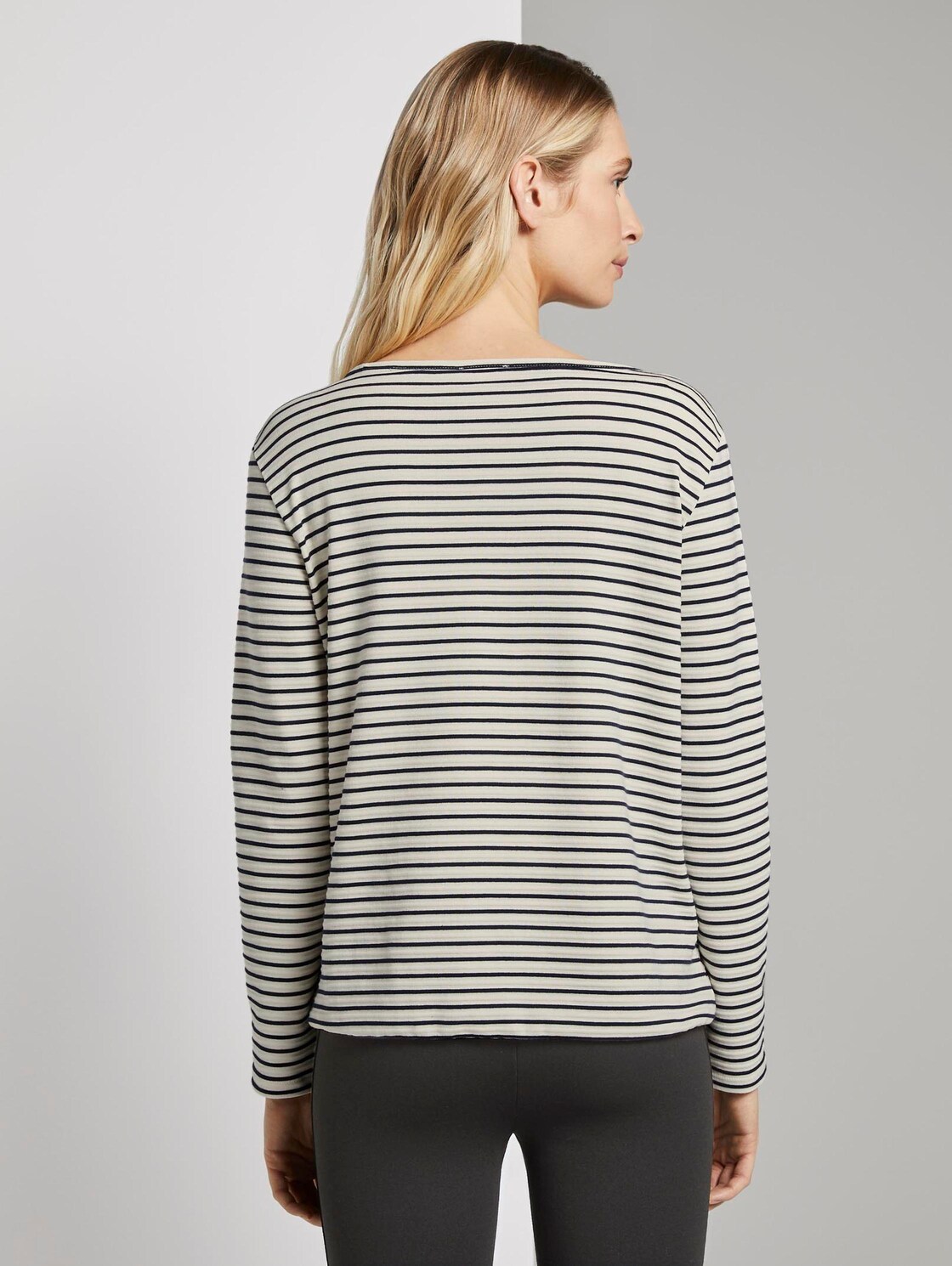 Gestreiftes Langarmshirt (weiß) - von TOM TAILOR