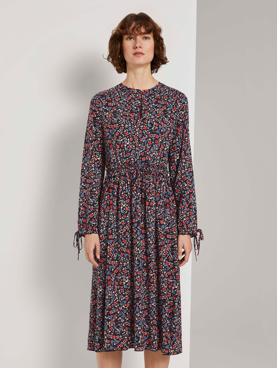 Verspieltes Midikleid Mit Blumen Print Blau Von Tom Tailor