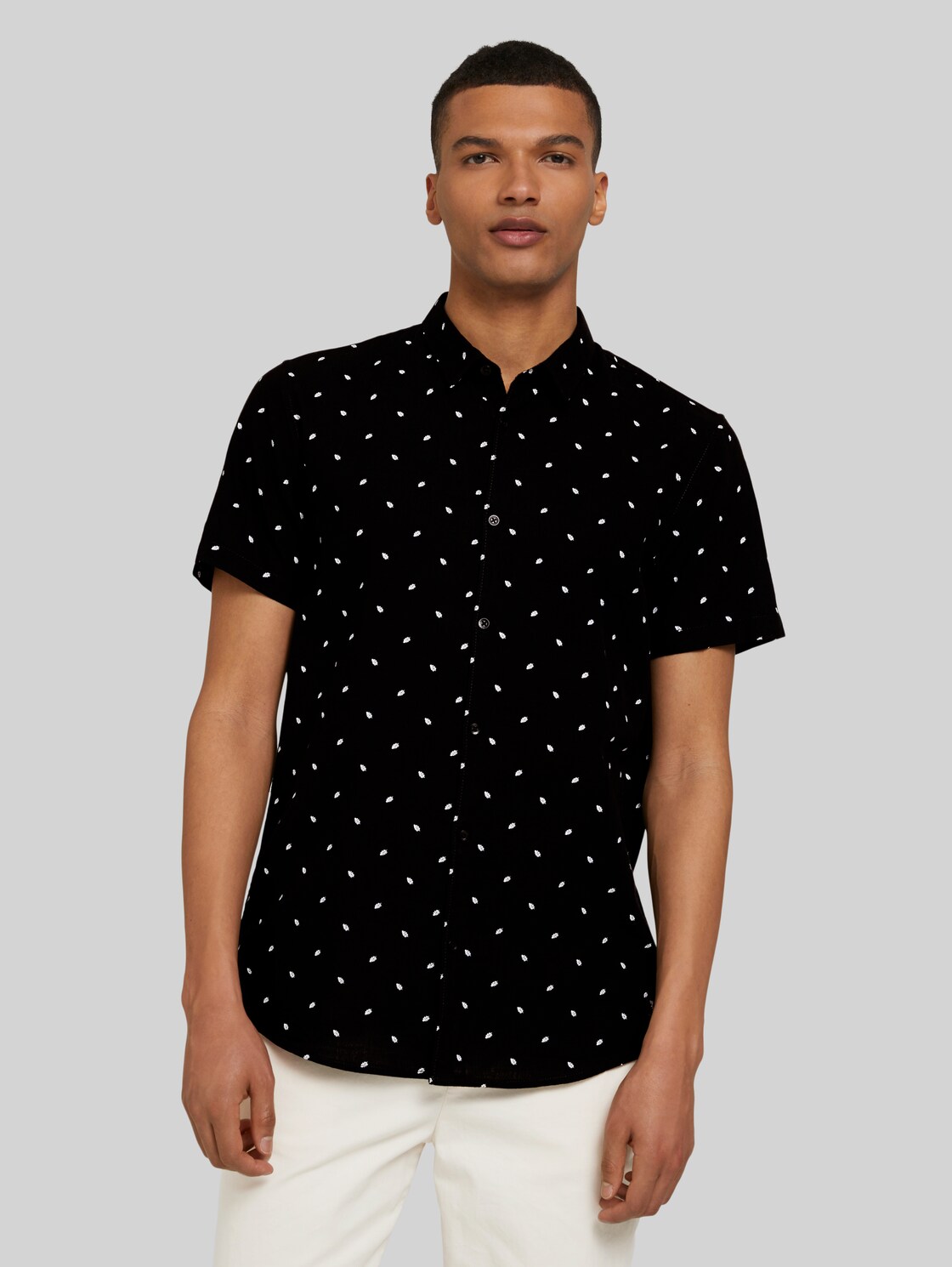 TOM TAILOR DENIM Kurzarmhemd mit Palmenprint, Herren, black mini palm leaf print, Größe: S