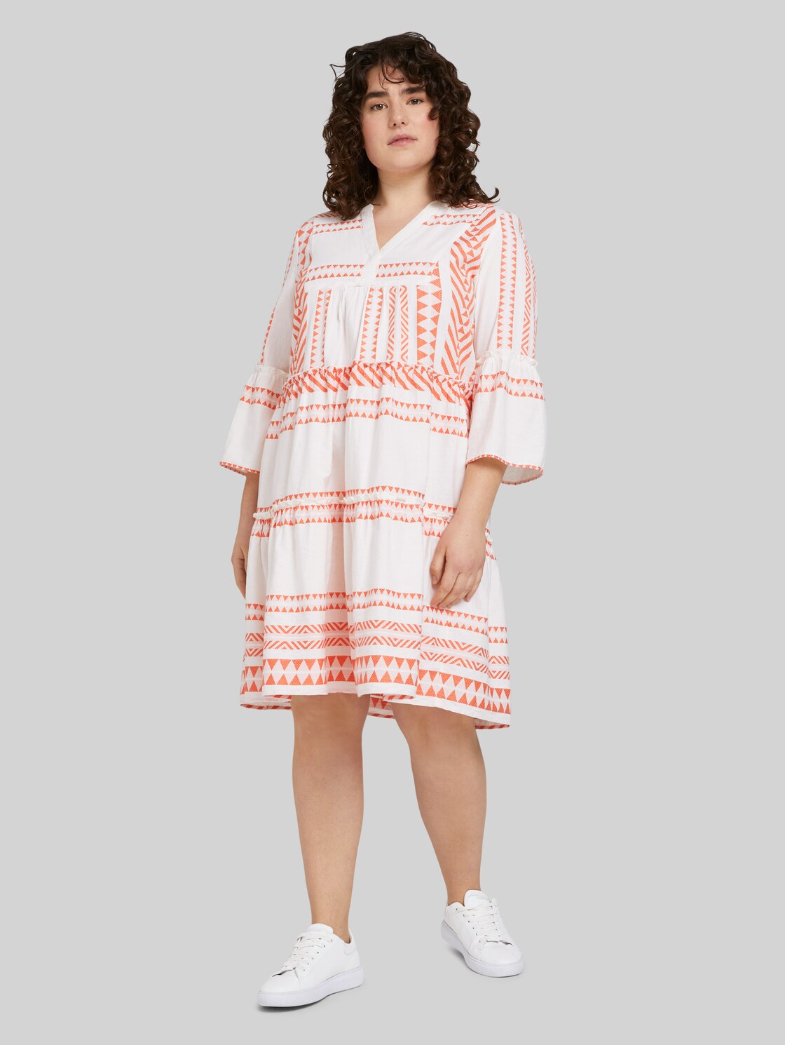 TOM TAILOR Plus - gemustertes Kleid mit Volants und Raffungen, Damen, white orange large ikat design, Größe: 44