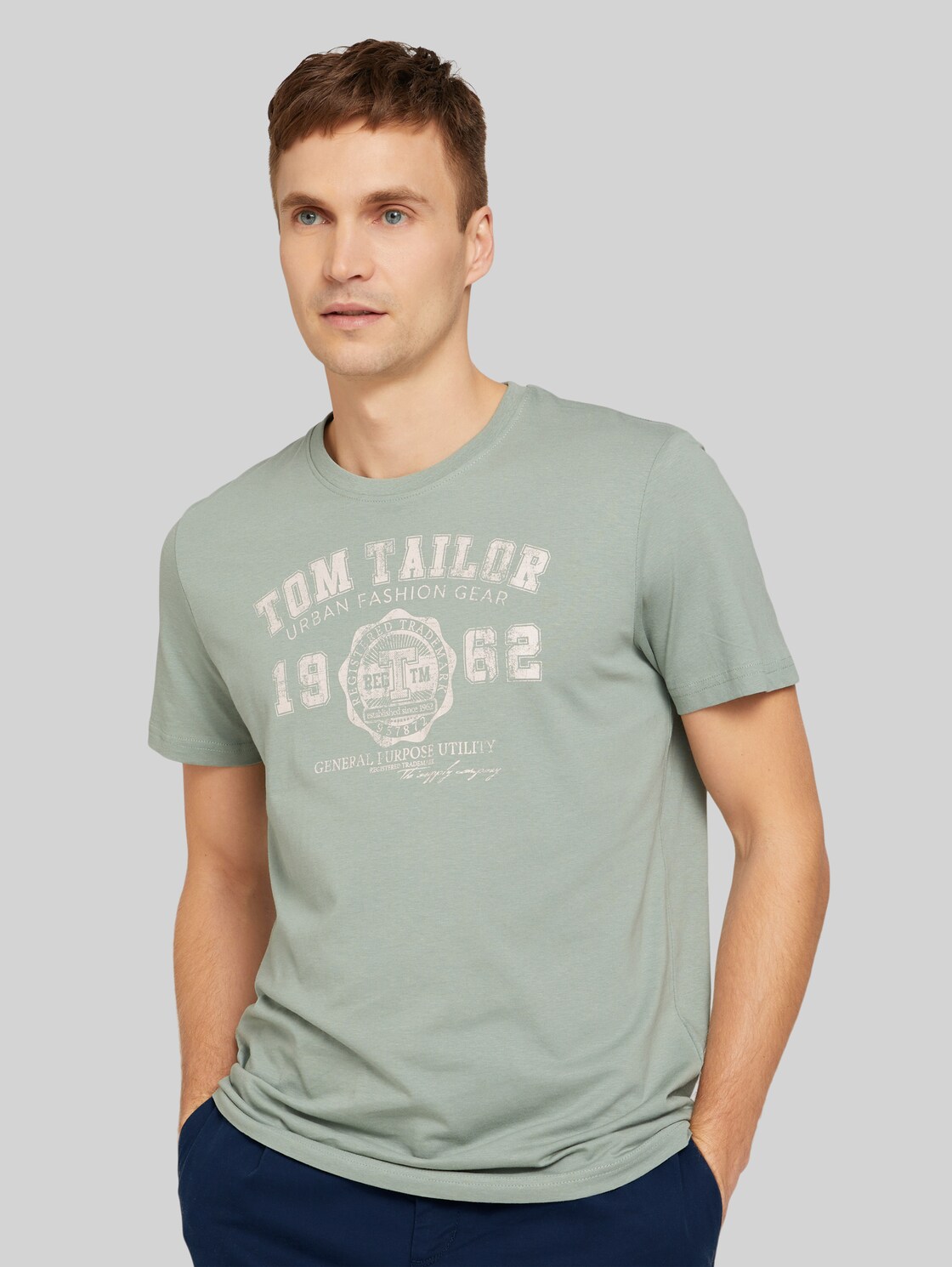 TOM TAILOR Herren T-Shirt mit Bio-Baumwolle mit Textprint, grün, Logo Print, Gr. S,