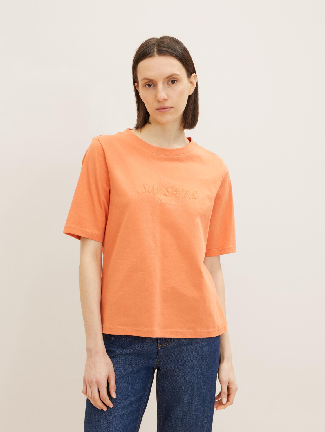 Artikel klicken und genauer betrachten! - TOM TAILOR Damen T-Shirt mit Textprint, orange, Textprint, Gr. XXL | im Online Shop kaufen