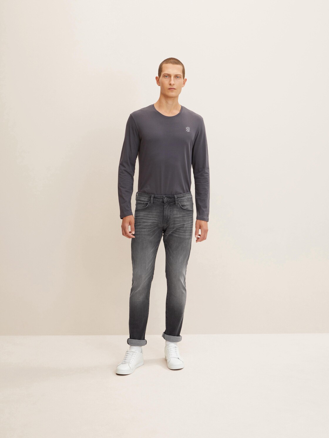 Artikel klicken und genauer betrachten! - TOM TAILOR Herren Troy Slim Jeans mit Gürtelschlaufen, grau, Gr. 36/36 | im Online Shop kaufen