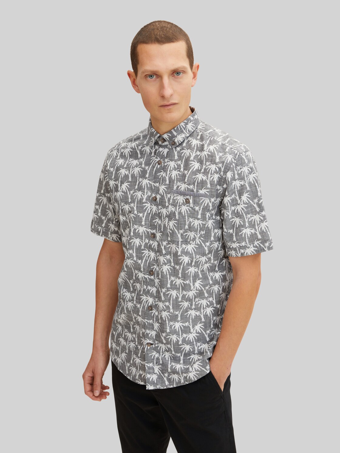 TOM TAILOR Herren Kurzarmhemd mit Palmenprint , schwarz, Gr. XL,