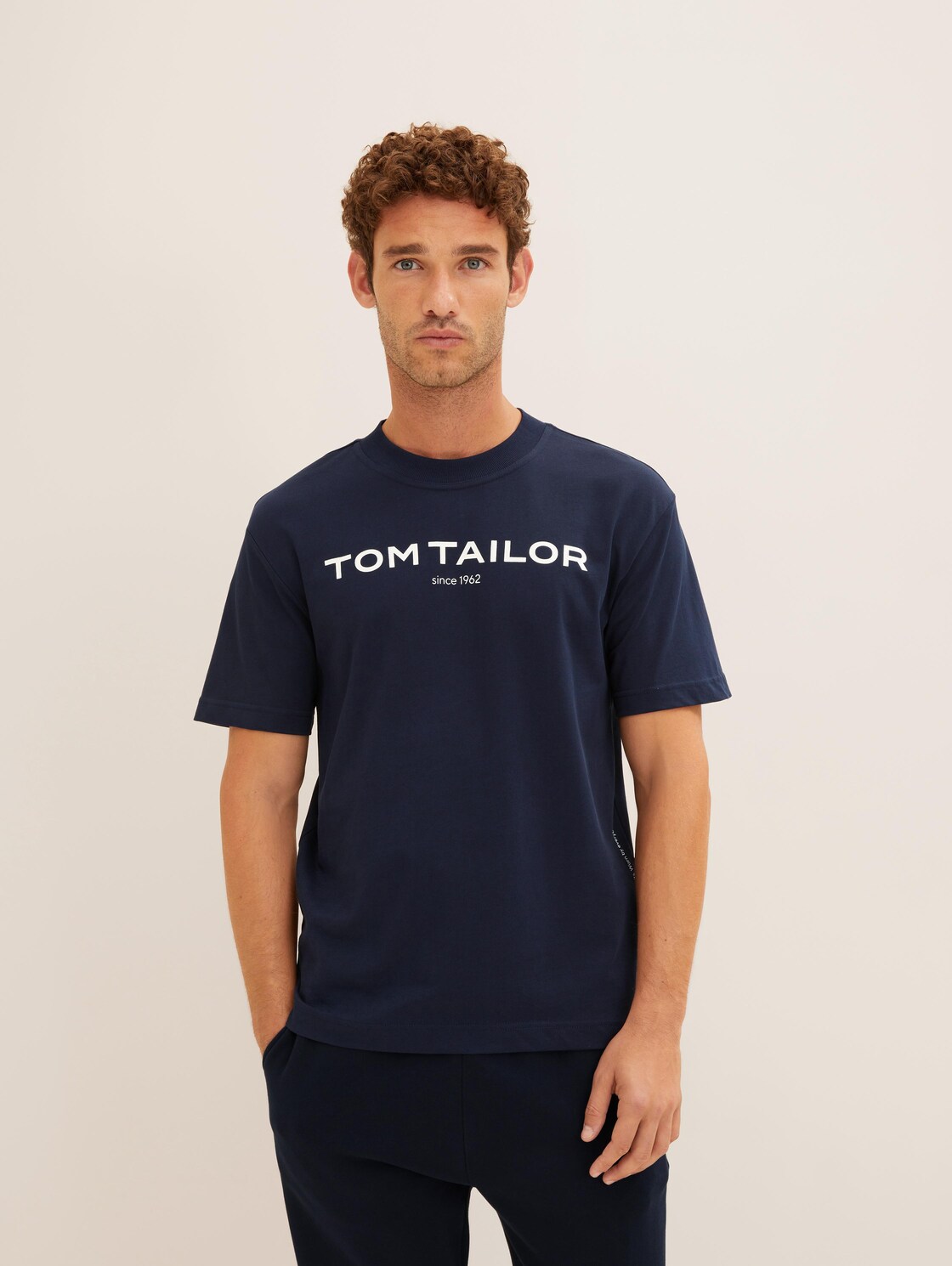 Artikel klicken und genauer betrachten! - TOM TAILOR Herren T-Shirt mit Logoprint , blau, Logo Print, Gr. XL | im Online Shop kaufen