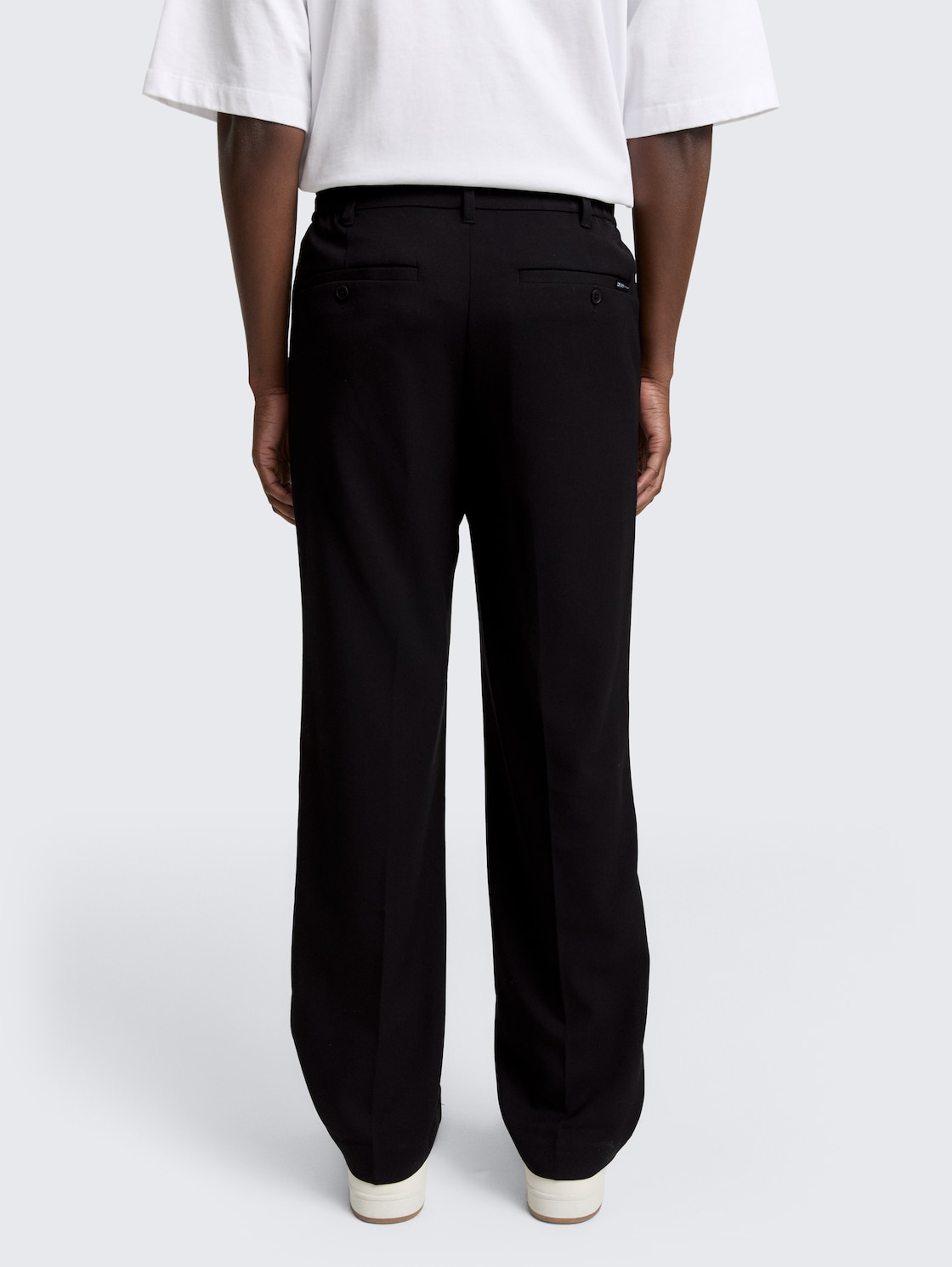Thumbnail - TOM TAILOR DENIM Herren TTLoose Chino Hose mit Bügelfalte, schwarz, Uni, Gr. 32/34