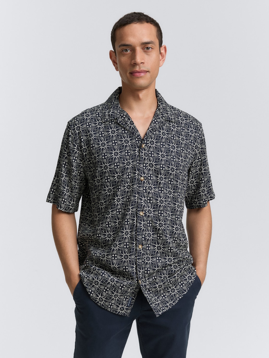 Thumbnail - TOM TAILOR Herren Comfort Fit Kurzarmhemd im Hawaii-Look, blau, Gemustert, Gr. S