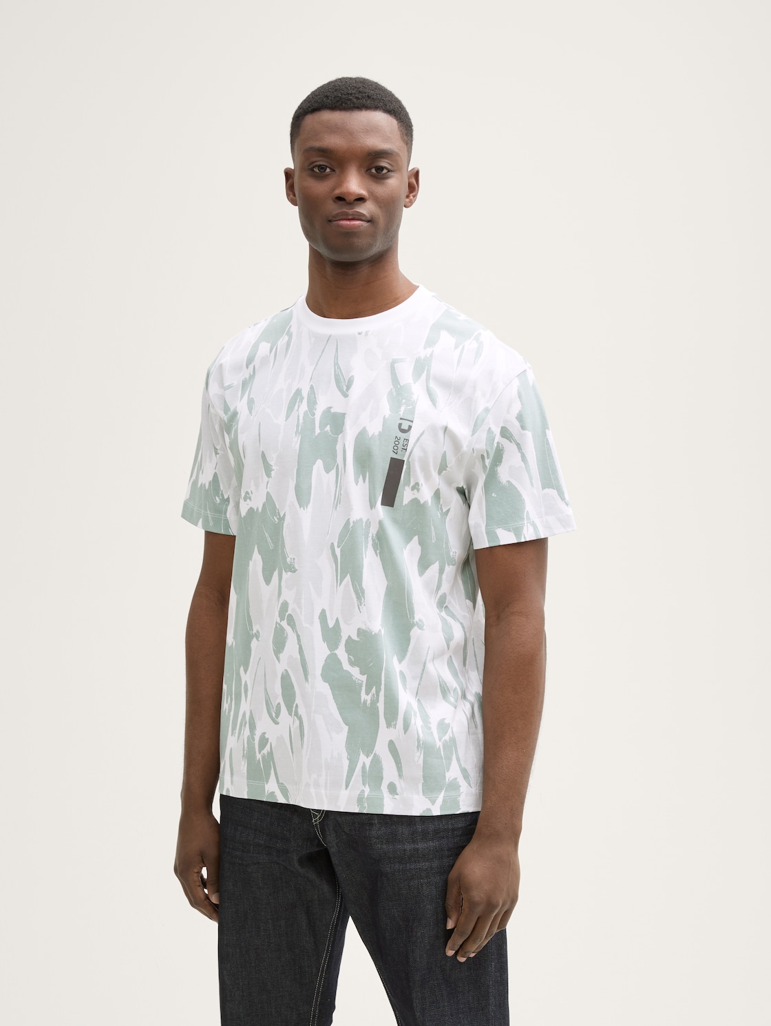 Thumbnail - TOM TAILOR DENIM Herren Relaxed Fit T-Shirt mit Allover-Print, weiß, Gemustert, Gr. XS