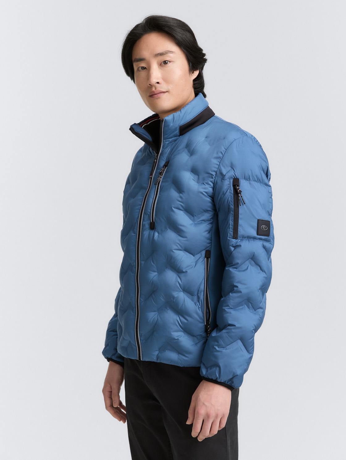 Thumbnail - TOM TAILOR Herren Hybrid Lightweight Steppjacke mit verstaubarer Kapuze, blau, Uni, Gr. L