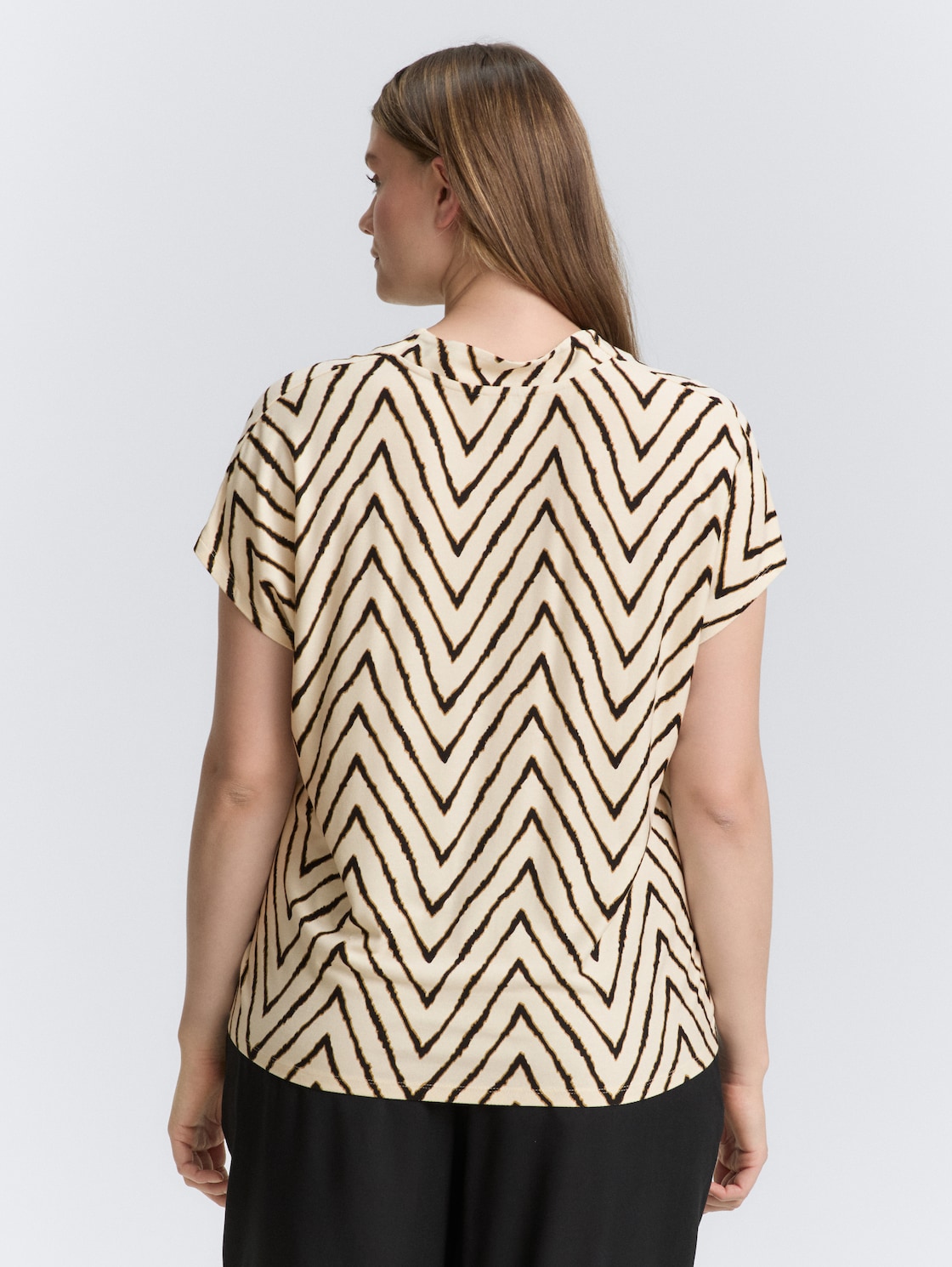 Thumbnail - TOM TAILOR Damen Plus Size - T-Shirt mit V-Ausschnitt, beige, Gemustert, Gr. 46