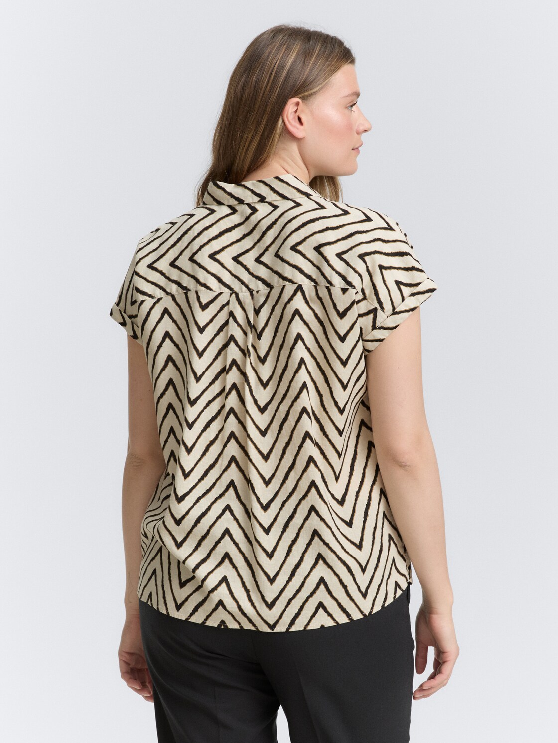Thumbnail - TOM TAILOR Damen Plus Size - Loose Fit Bluse mit Leinenanteil, beige, Gemustert, Gr. 46