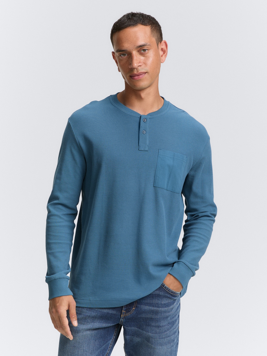 Thumbnail - TOM TAILOR Herren Ripp Henley Langarmshirt mit Brusttasche, blau, Uni, Gr. XL