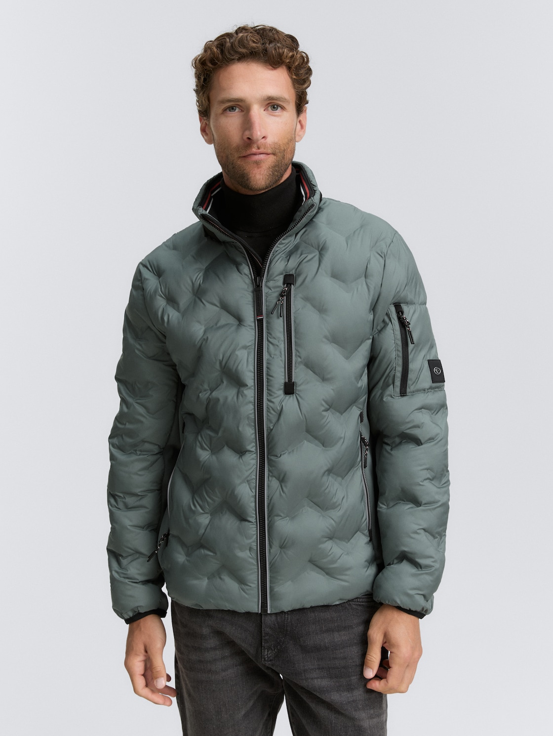 Thumbnail - TOM TAILOR Herren Hybrid Steppjacke mit verstaubarer Kapuze, grün, Uni, Gr. XXXL