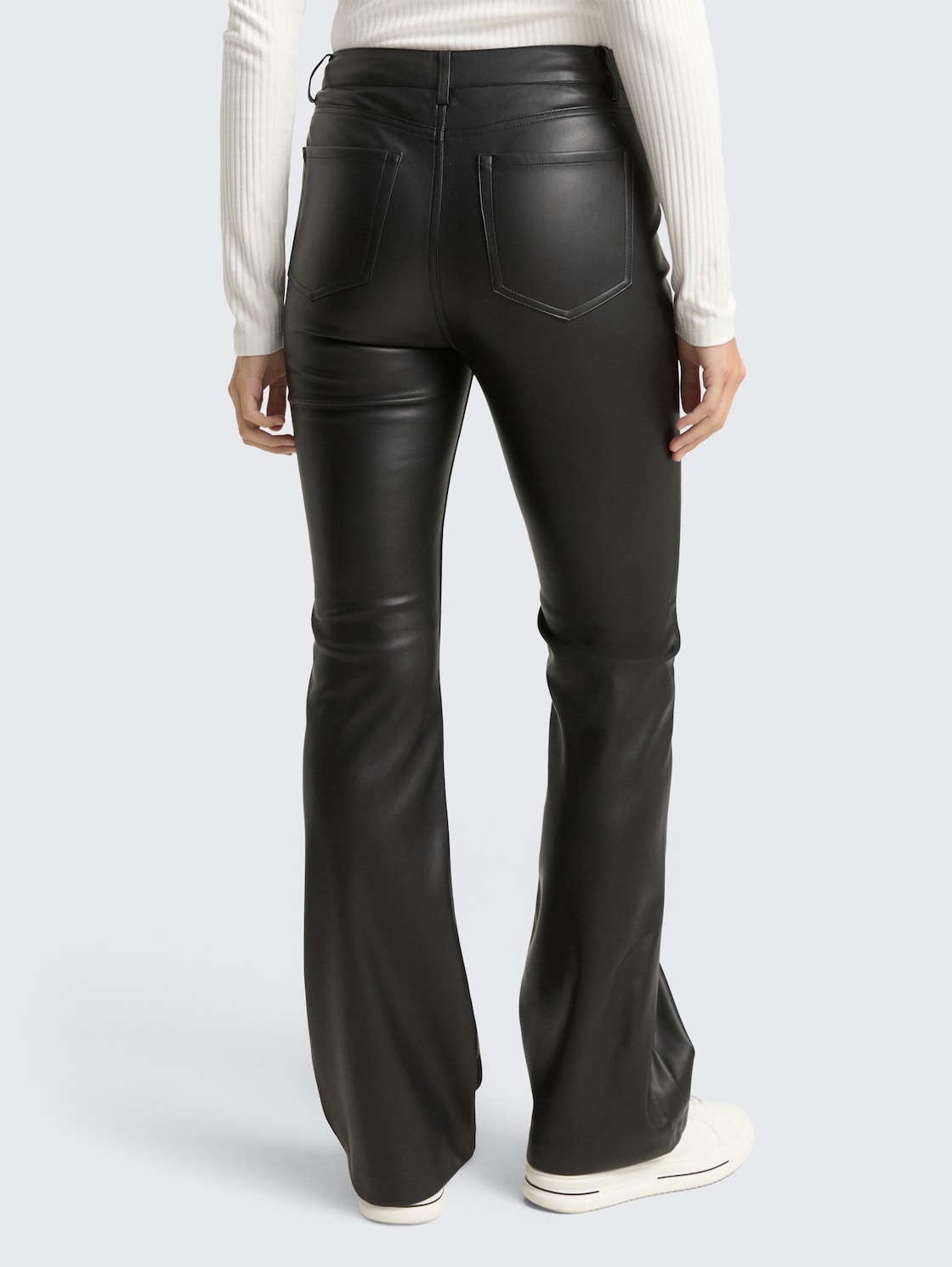 Thumbnail - TOM TAILOR DENIM Damen Flared Hose in Lederoptik, schwarz, Uni, Gr. L