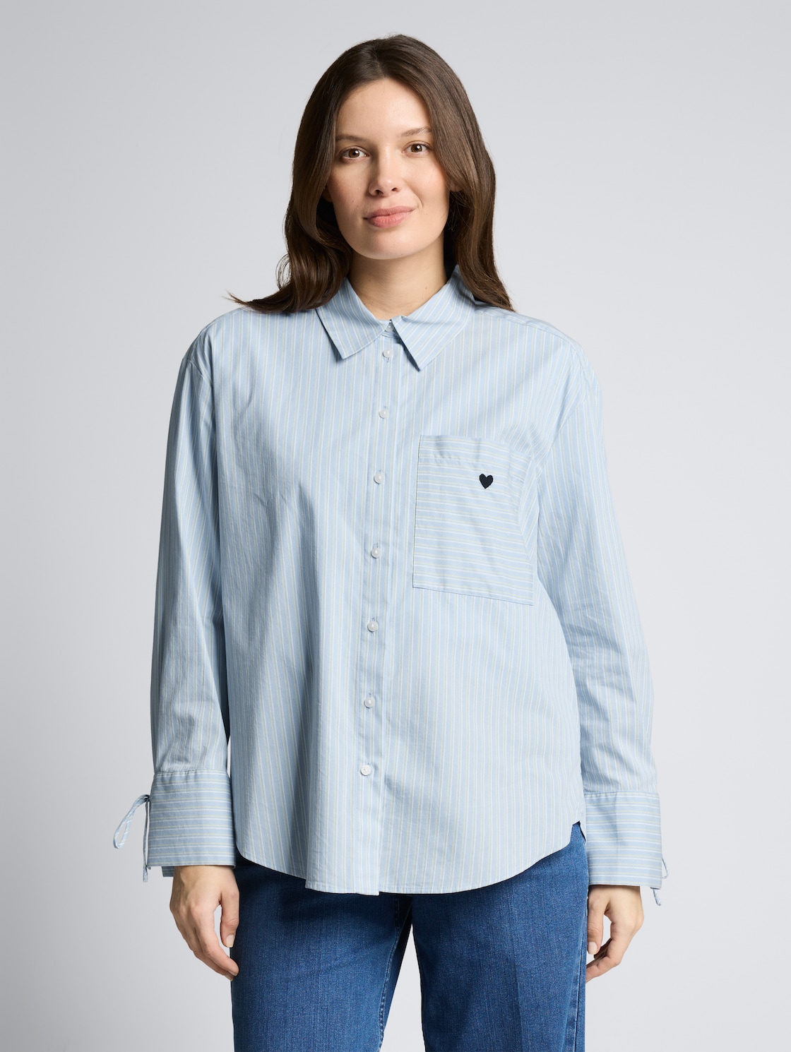 Thumbnail - TOM TAILOR Damen Oversize Hemdbluse mit Herz-Stickerei, blau, Gestreift, Gr. 46