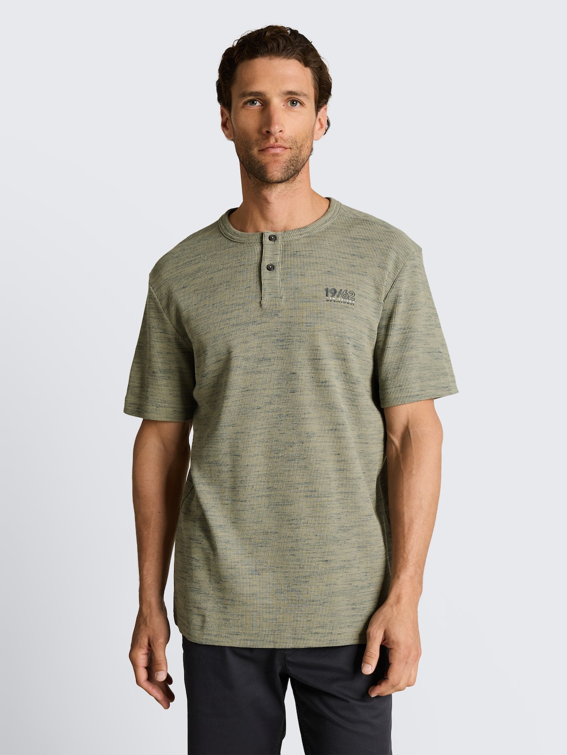 Thumbnail - TOM TAILOR Herren Henley T-Shirt in Melange-Optik, grün, Meliert, Gr. L
