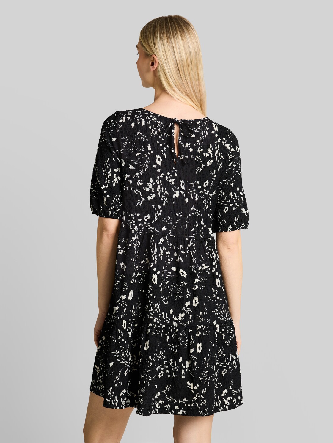  Tom Tailor Denim Damen Crinkle Mini-kleid Mit Blumenmuster, Schwarz, Geblümt, Gr. L 