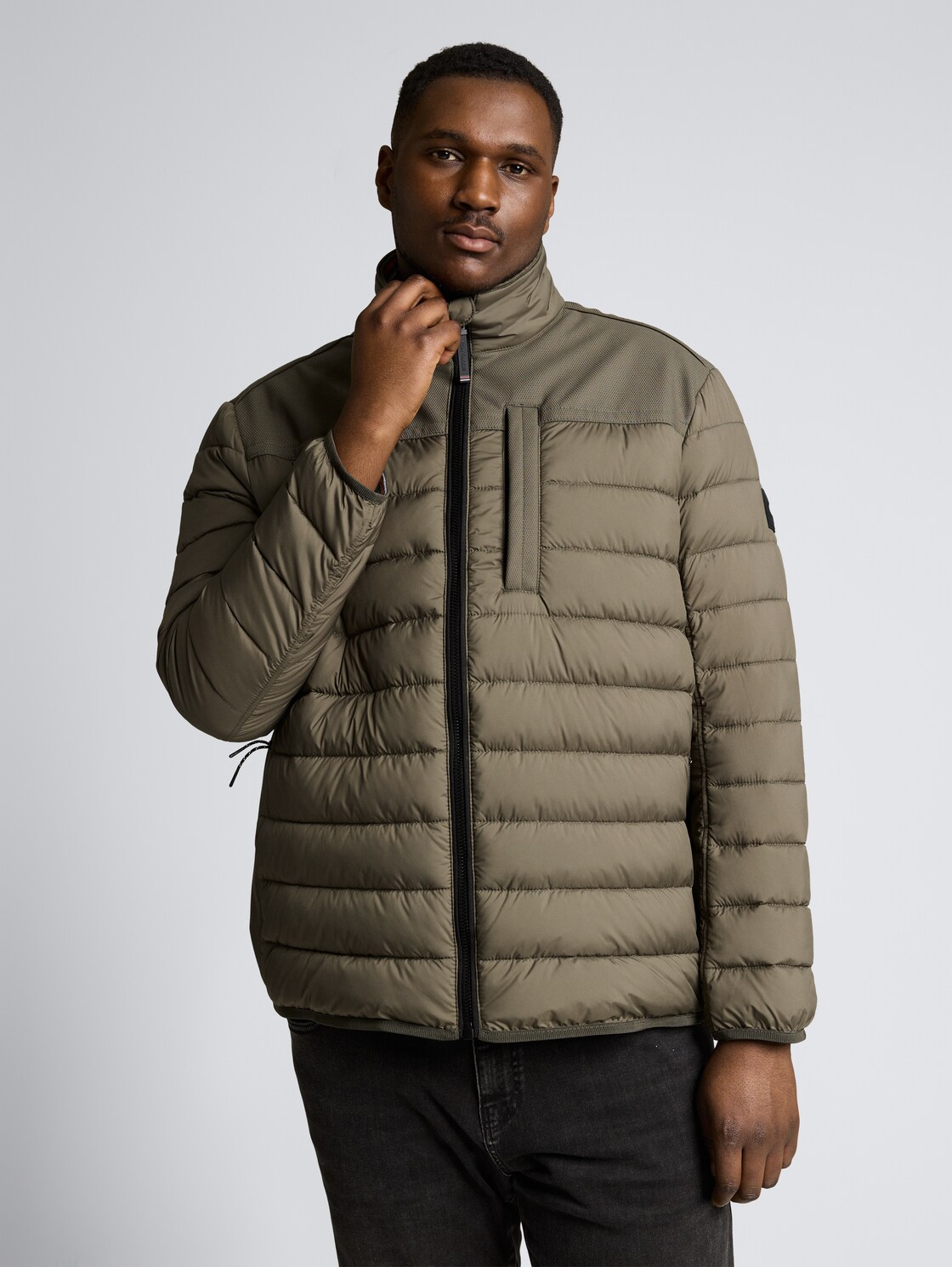 Thumbnail - TOM TAILOR Herren Plus Size - Hybrid Steppweste mit Stehkragen, grün, Uni, Gr. 3XL