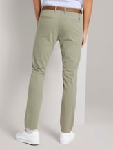 Chino Hose mit Gürtel - Männer - Greyish Shadow Olive Chino Hose mit Gürtel - Männer - Greyish Shadow Olive - 2 - TOM TAILOR Denim