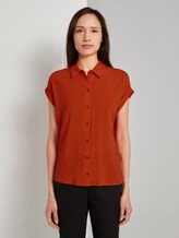 Kurzärmlige Bluse mit Kent-Kragen - Frauen - strong flame orange Kurzärmlige Bluse mit Kent-Kragen - Frauen - strong flame orange - 1 - TOM TAILOR