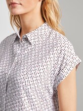 Kurzärmlige Bluse mit Kent-Kragen - Frauen - white geometric design Kurzärmlige Bluse mit Kent-Kragen - Frauen - white geometric design - 9 - TOM TAILOR
