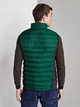 Leichte Weste mit Brusttasche - Männer - Evergreen Green Leichte Weste mit Brusttasche - Männer - Evergreen Green - 2 - TOM TAILOR