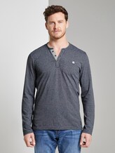 Gestreiftes Henley-Langarmshirt - Männer - navy big yarndye stripe Gestreiftes Henley-Langarmshirt - Männer - navy big yarndye stripe - 1 - TOM TAILOR