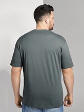T-Shirt mit Logo-Print - Männer - washed jasper green T-Shirt mit Logo-Print - Männer - washed jasper green - 2 - Men Plus