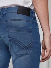 Troy slim jeans in a sweat look - Men - mid stone wash denim Troy slim jeans in a sweat look - Men - mid stone wash denim - 9 - TOM TAILOR