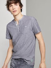 Gestreiftes Henley-T-Shirt - Männer - tarmac grey yarndye stripe Gestreiftes Henley-T-Shirt - Männer - tarmac grey yarndye stripe - 5 - TOM TAILOR