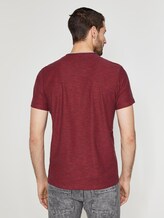 Gestreiftes Henley-T-Shirt - Männer - red navy stripe Gestreiftes Henley-T-Shirt - Männer - red navy stripe - 2 - TOM TAILOR