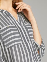 Gestreifte Bluse mit Taschen - Frauen - offwhite navy vertical stripe Gestreifte Bluse mit Taschen - Frauen - offwhite navy vertical stripe - 9 - TOM TAILOR