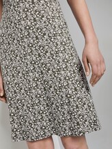 Gemustertes Kleid mit V-Ausschnitt - Frauen - khaki offwhite floral design Gemustertes Kleid mit V-Ausschnitt - Frauen - khaki offwhite floral design - 10 - TOM TAILOR