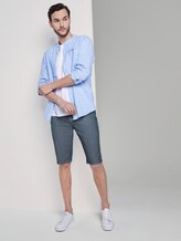 Gemusterte Josh Regular Slim Baumwoll-Shorts mit Gürtel - Männer - blue indigo structure Gemusterte Josh Regular Slim Baumwoll-Shorts mit Gürtel - Männer - blue indigo structure - 3 - TOM TAILOR