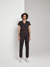 Gestreifter Jumpsuit mit Bindegürtel - Frauen - navy beige orange stripe Gestreifter Jumpsuit mit Bindegürtel - Frauen - navy beige orange stripe - 1 - Mine to five