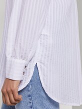 Textured blouse with a shirt collar - Women - White Textured blouse with a shirt collar - Women - White - 9 - Mine to five