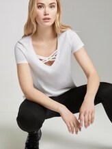 Cut-Out T-Shirt mit Bio-Baumwolle - Frauen - Off White Cut-Out T-Shirt mit Bio-Baumwolle - Frauen - Off White - 5 - TOM TAILOR Denim