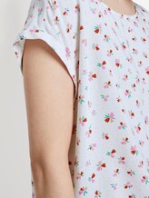 Gemustertes T-Shirt mit Cut-Out - Frauen - light flower print Gemustertes T-Shirt mit Cut-Out - Frauen - light flower print - 10 - TOM TAILOR Denim