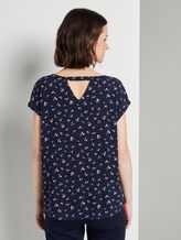 Gemustertes T-Shirt mit Cut-Out - Frauen - navy flower print Gemustertes T-Shirt mit Cut-Out - Frauen - navy flower print - 2 - TOM TAILOR Denim