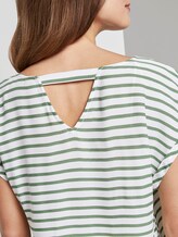 Gemustertes T-Shirt mit Cut-Out - Frauen - olive white horizontal stripe Gemustertes T-Shirt mit Cut-Out - Frauen - olive white horizontal stripe - 10 - TOM TAILOR Denim