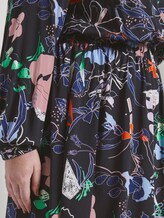 Gemustertes Kleid in A-Linie - Frauen - navy new flower print Gemustertes Kleid in A-Linie - Frauen - navy new flower print - 9 - My True Me
