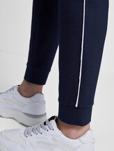 Loose-fit trousers with zippers - Women - navy small dot design Loose-fit trousers with zippers - Women - navy small dot design - 10 - TOM TAILOR