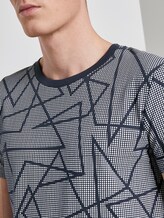 T-Shirt mit Allover-Print - Männer - navy geometric outline print T-Shirt mit Allover-Print - Männer - navy geometric outline print - 9 - TOM TAILOR Denim