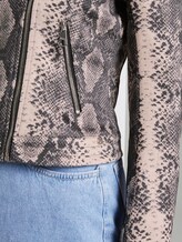 Bikerjacke aus Wildlederimitat - Frauen - brown rose snake pattern Bikerjacke aus Wildlederimitat - Frauen - brown rose snake pattern - 9 - TOM TAILOR Denim