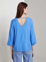 Bluse mit V-Ausschnitt und Rückendetail - Frauen - water sport blue Bluse mit V-Ausschnitt und Rückendetail - Frauen - water sport blue - 2 - TOM TAILOR Denim