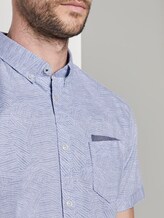 Patterned short-sleeved shirt with a chest pocket - Men - blue irregular striped design Patterned short-sleeved shirt with a chest pocket - Men - blue irregular striped design - 9 - TOM TAILOR